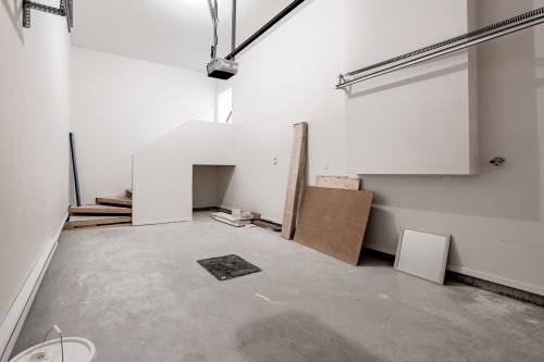 Garage - 3940 Rue Adélaïde, Longueuil (Saint-Hubert), QC - Indoor Photo Showing Other Room