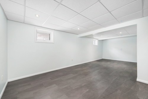 Salle de jeux - 37 Place Leclerc, Kirkland, QC - Indoor Photo Showing Other Room