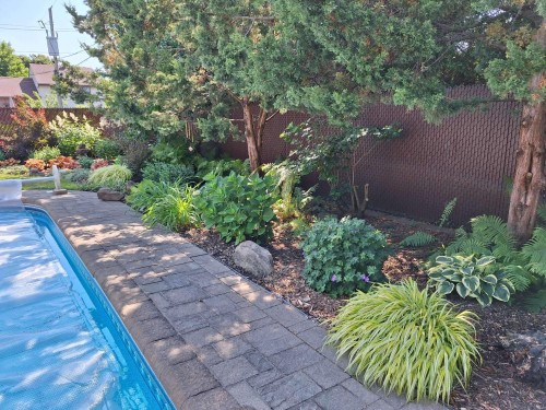 Cour - 37 Place Leclerc, Kirkland, QC - Outdoor