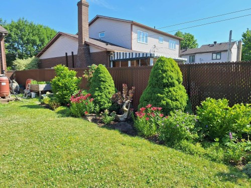 Cour - 37 Place Leclerc, Kirkland, QC - Outdoor