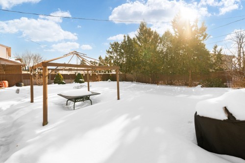 Cour - 37 Place Leclerc, Kirkland, QC - Outdoor