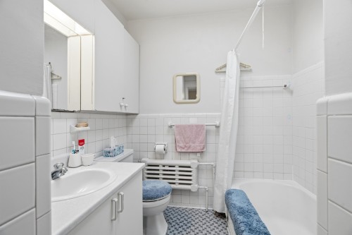 Salle de bains - 149 Av. Cornwall, Mont-Royal, QC - Indoor Photo Showing Bathroom