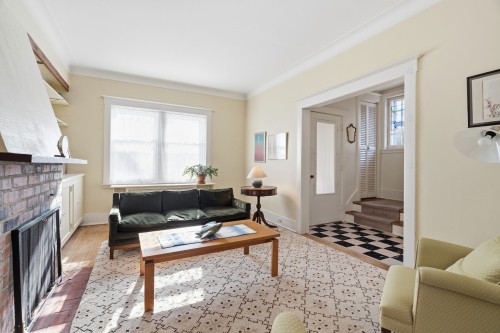 Salon - 149 Av. Cornwall, Mont-Royal, QC - Indoor Photo Showing Living Room With Fireplace