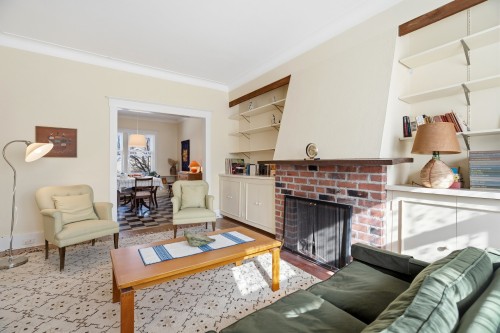 Salon - 149 Av. Cornwall, Mont-Royal, QC - Indoor Photo Showing Living Room With Fireplace