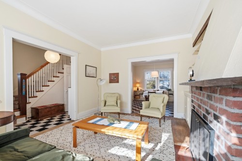 Salon - 149 Av. Cornwall, Mont-Royal, QC - Indoor Photo Showing Living Room With Fireplace