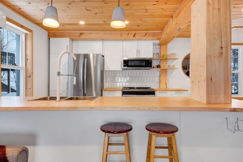 Kitchen - 833 Rue Valiquette, Sainte-Adèle, QC - Indoor Photo Showing Kitchen With Upgraded Kitchen