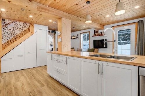 Kitchen - 833 Rue Valiquette, Sainte-Adèle, QC - Indoor Photo Showing Kitchen With Double Sink