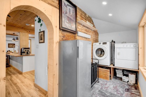 Mud Room - 833 Rue Valiquette, Sainte-Adèle, QC - Indoor Photo Showing Laundry Room