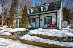 87 Ch. Scraire  Mille-Isles, QC J0R 1A0