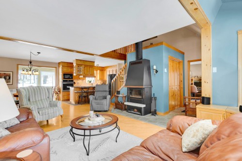 Salon - 87 Ch. Scraire, Mille-Isles, QC - Indoor Photo Showing Living Room