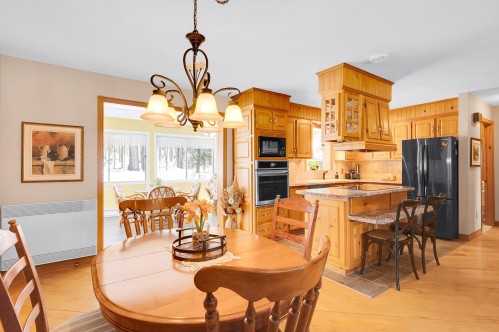 Salle à manger - 87 Ch. Scraire, Mille-Isles, QC - Indoor Photo Showing Dining Room