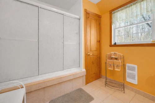 Salle de bains - 87 Ch. Scraire, Mille-Isles, QC - Indoor Photo Showing Other Room