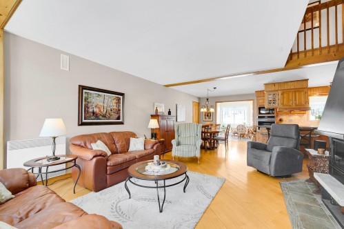 Vue d'ensemble - 87 Ch. Scraire, Mille-Isles, QC - Indoor Photo Showing Living Room