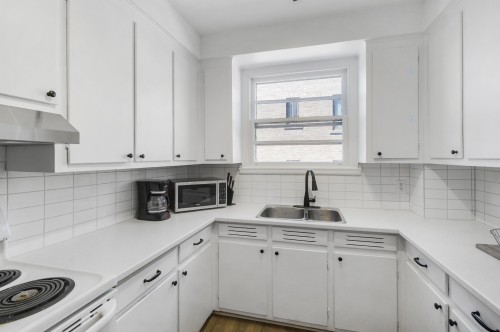 Cuisine - 9-5873 Av. Decelles, Montréal (Côte-Des-Neiges/Notre-Dame-De-Grâce), QC - Indoor Photo Showing Kitchen With Double Sink
