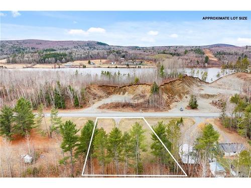 1832 Route 105, Southampton, NB 