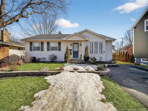 24 Mcclelan Ave, Riverview, NB 