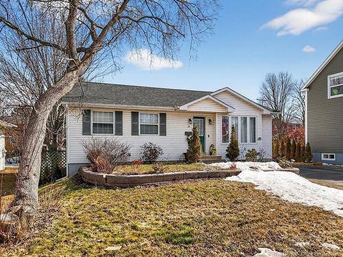 24 Mcclelan Ave, Riverview, NB 