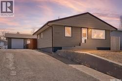 1239 Duffield STREET W  Moose Jaw, SK S6H 5K2
