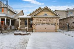 11 RED CEDAR LANE Essa, ON L3W 0P5