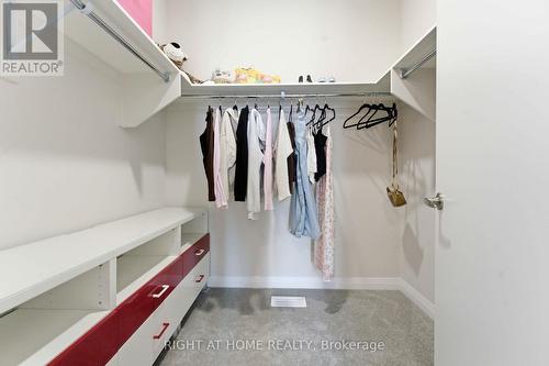 643 Terrier Circle, Ottawa, ON - Indoor With Storage
