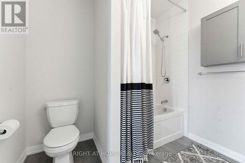 643 Terrier Circle, Ottawa, ON - Indoor Photo Showing Bathroom