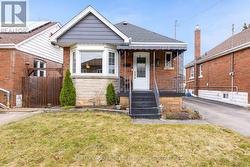 121 CAMERON AVENUE S  Hamilton (Bartonville), ON L8K 2X6
