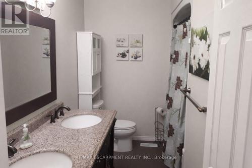2003 Carrera Lane, Mississauga, ON - Indoor Photo Showing Bathroom