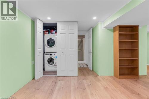121 Cameron Avenue S, Hamilton, ON - Indoor Photo Showing Laundry Room