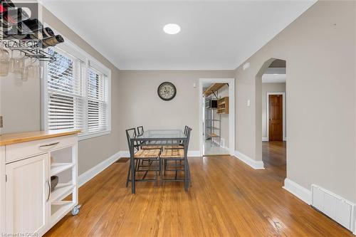 121 Cameron Avenue S, Hamilton, ON - Indoor Photo Showing Dining Room