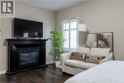 6 Bluenose Drive, Port Dover, ON - Indoor Photo Showing Living Room With Fireplace