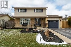 4931 CAMERON Avenue  Beamsville, ON L3J 0B9
