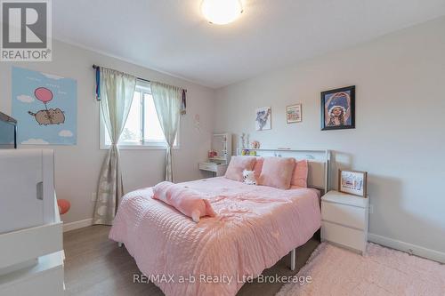 Bedroom 2 - 109 Denrich Avenue, Tillsonburg, ON - Indoor Photo Showing Bedroom