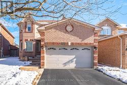 824 DRYSDALE DRIVE  Mississauga, ON L5V 1X4