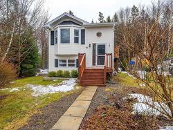 25 Highrigger Crescent  Middle Sackville, NS B4E 2Z7