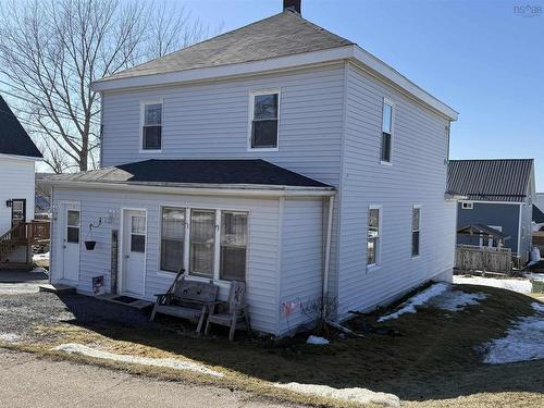 49 High Street  Trenton, NS B0K 1X0