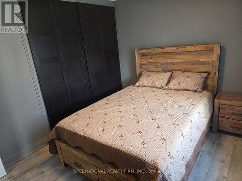 731 Knox Avenue, Hamilton, ON - Indoor Photo Showing Bedroom