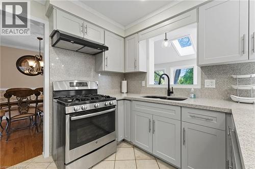324 Burnett Avenue, Cambridge, ON - Indoor Photo Showing Kitchen With Upgraded Kitchen