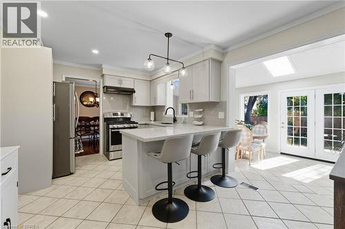 324 Burnett Avenue, Cambridge, ON - Indoor Photo Showing Kitchen With Upgraded Kitchen