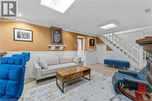 324 Burnett Avenue, Cambridge, ON - Indoor Photo Showing Living Room
