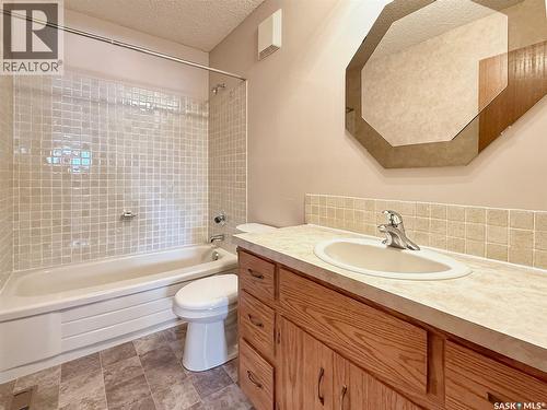 470 Cowan Drive, Swift Current, SK - Indoor Photo Showing Bathroom