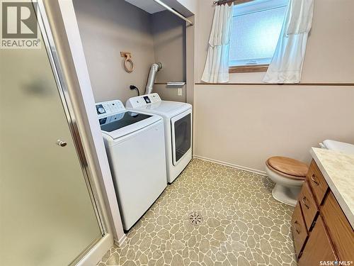 470 Cowan Drive, Swift Current, SK - Indoor Photo Showing Laundry Room