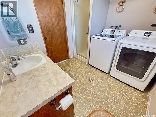 470 Cowan Drive, Swift Current, SK - Indoor Photo Showing Laundry Room