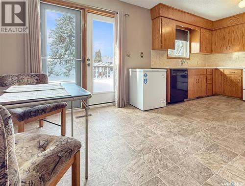 470 Cowan Drive, Swift Current, SK - Indoor Photo Showing Kitchen