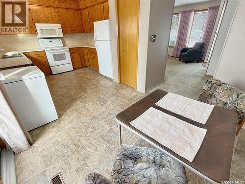 470 Cowan Drive, Swift Current, SK - Indoor Photo Showing Kitchen