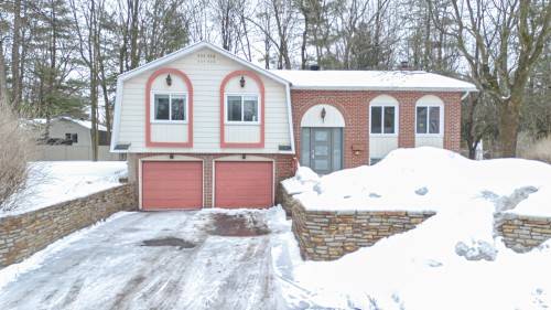 Façade - 6 Place D'Autrey, Lorraine, QC - Outdoor