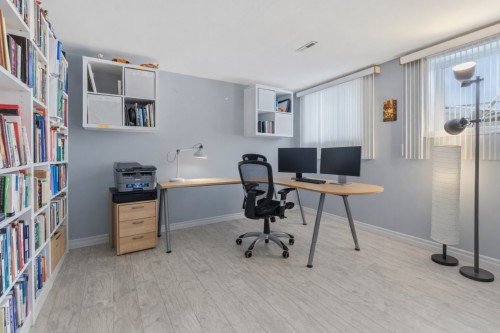 Bureau - 6 Place D'Autrey, Lorraine, QC - Indoor Photo Showing Office