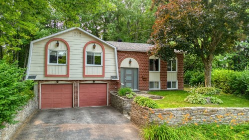 Front of Structure - 6 Place D'Autrey, Lorraine, QC - Outdoor