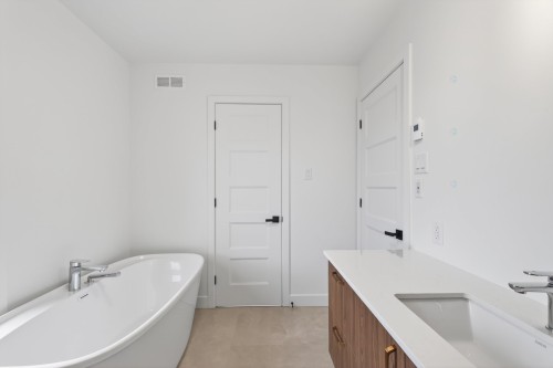 Salle de bains - Rue Des Premières-Nations, Québec (Beauport), QC - Indoor Photo Showing Bathroom