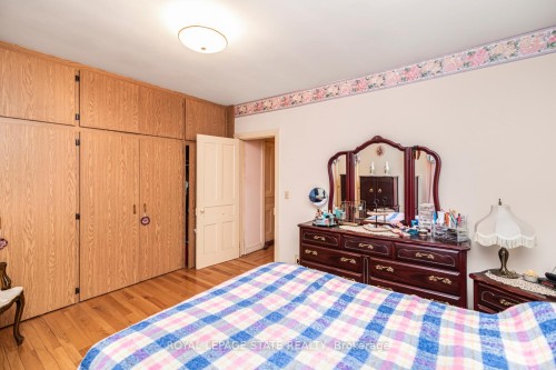 538 Hughson Street N, Hamilton, ON - Indoor Photo Showing Bedroom