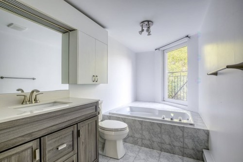 Salle de bains - 638 Rue De La Métairie, Montréal (Verdun/Île-Des-Soeurs), QC - Indoor Photo Showing Bathroom